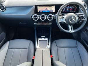 Mercedes-Benz GLA 180D Progressive Line Plus Comp - Image 4