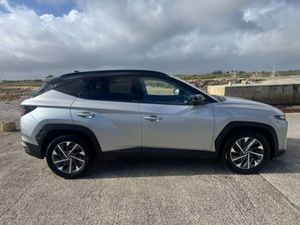 Hyundai Tucson Executive TWO Tone 5DR - Image 2
