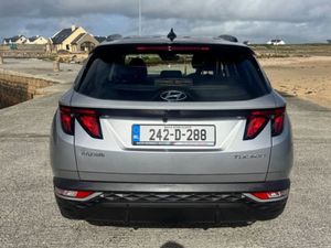 Hyundai Tucson Executive TWO Tone 5DR - Image 4