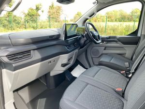 Ford Transit Custom Limited 2.5 PHEV  FWD - Image 4