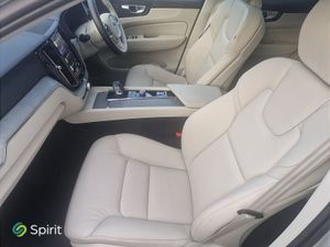 Volvo XC60 T6  plug In Hybrid  Awd  Core (bright - Image 4
