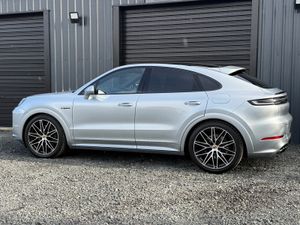 242 Porsche Cayenne E-Hybrid Huge Spec - Image 4