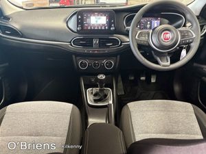 Fiat Tipo Cross 1.0 100 BHP 5DR  1 Owner - Pristi - Image 2
