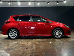 Toyota Auris RS EDITION - 1.8 SPORT MANUAL - HEAT - Image 3