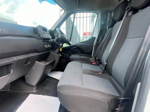 Renault Master Master FWD 145 - Luton Curtainside - Image 4