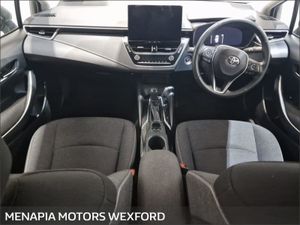 Toyota Corolla 1.8 Hybrid Luna Saloon - Image 3
