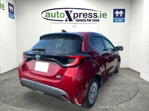Toyota Yaris 1.5 Hybrid Automatic, 360 Camera - Image 3