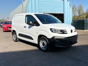Peugeot Partner Standard Diesel Professional - Image 2