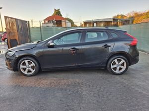 *132 Volvo V40  D2 1.6L Diesel - Image 4