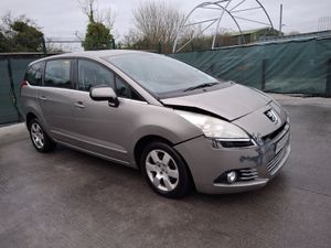 *2010 Peugeot 5008  Automatic - Image 3