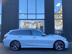 BMW 3 Series Touring 330e M-sport Auto (phev) - Image 4