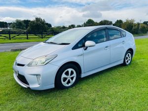Toyota Prius .2014 Prius in excellent condition . - Image 4