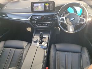 BMW 5 Series 530e M Sport - Image 4