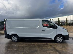 Renault Trafic 2017 new test long wheel base - Image 3