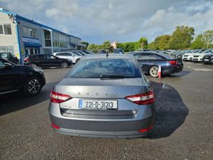 Skoda Superb AMB 2.0tdi 150HP 5DR - Image 2