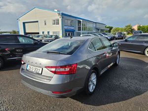 Skoda Superb AMB 2.0tdi 150HP 5DR - Image 3