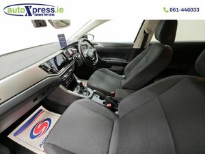 Volkswagen Polo 1.0 TSI Automatic, Reversing camer - Image 4