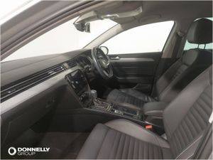 Volkswagen Passat Diesel Saloon SEL - Image 3