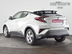 Toyota C-HR 1.8 Hybrid Auto - Image 4