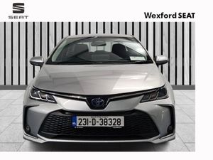 Toyota Corolla 1.8 Hybrid Luna Saloon - Image 3