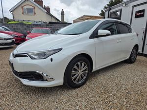 Toyota Auris 1.5 Automatic - Image 2
