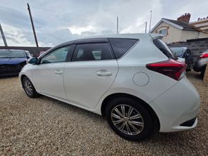 Toyota Auris 1.5 Automatic - Image 3
