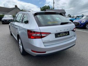 Skoda Superb 2.0tdi SE S-auto Estate - Image 4