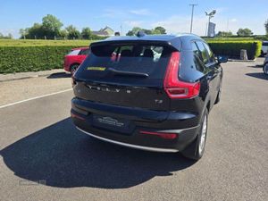 Volvo XC40 Momentum - Image 4