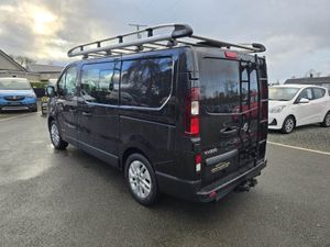 Nissan NV300 Tekna 2.9t Euro 6 - Image 3