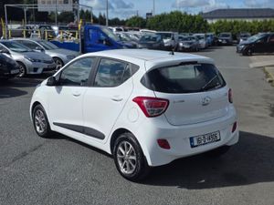 Hyundai i10 1.0 Petrol Manual Low Miles (151) - Image 3