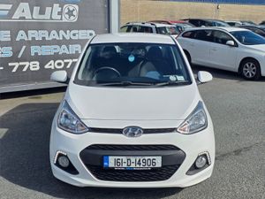 Hyundai i10 1.0 Petrol Manual Low Miles (151) - Image 2