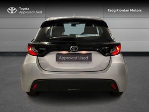 Toyota Yaris HYBRID LUNA - Image 4