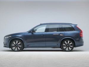 Volvo XC90 ULTIMATE T8 DARK RECHARGE AWD - Image 4