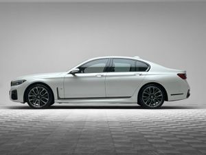 BMW 7-Series 740D M SPORT XDRIVE - Image 4