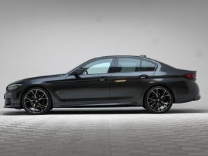 BMW 5-Series 520D M SPORT - Image 4