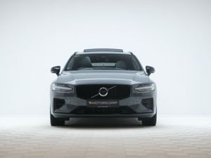 Volvo V60 ULTIMATE T6 2.0 AWD RECHARGE *PAN ROOF* - Image 2