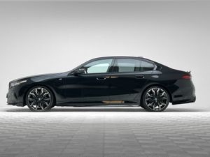 BMW 5-Series 530E M SPORT - Image 4