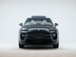 Porsche Macan 4 *HUGE SPEC* - Image 2
