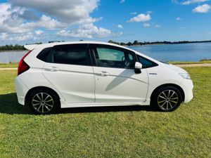 Honda Fit 1.5 HYBRID//FINANCE AVAILABLE//CALL TODA - Image 4
