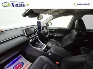 Toyota RAV4 2.5 4WD Hybrid Automatic, Reversing ca - Image 4