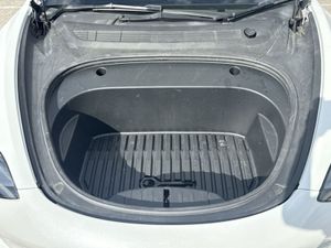 Tesla Model 3 Long Range All-wheel Drive - Image 4