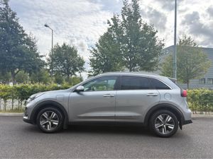 Kia Niro PHEV SERV HISTORY - Image 2