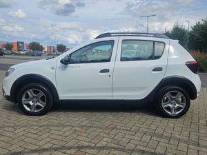 Dacia Sandero Stepway 1.5 DIESEL LAUREATE  MODEL*S - Image 4