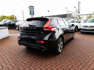 VOLVO V40 2.0D4 SE LUXURY 5DR HATCHBACK AUTOMATIC - Image 3
