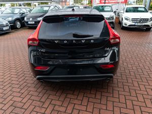 VOLVO V40 2.0D4 SE LUXURY 5DR HATCHBACK AUTOMATIC - Image 4