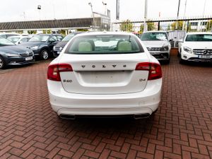 2016 VOLVO S60 - Image 4