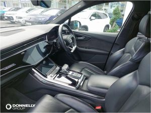 Audi Q7 Diesel Estate Black Edition - Image 3