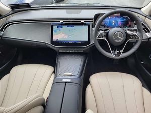 Mercedes-Benz E-Class E220d Avantgarde Plus Auto - Image 4
