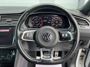 Volkswagen Tiguan R-LINE 4MOTION 2.0 TDI AUTO // H - Image 4
