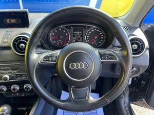 Audi A1 SPORTBACK 1.0 TFSI AUTO // FULL SERVICE HI - Image 4